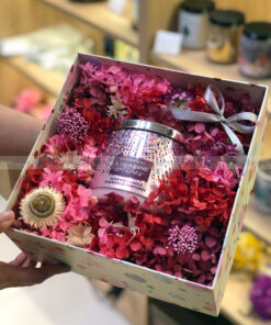 Hộp quà nến thơm A Thousand Wishes 3 bấc trang trí hoa khô