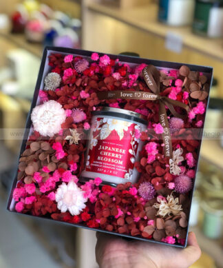 Hộp quà nến thơm Japanese Cherry Blossom trang trí hoa khô