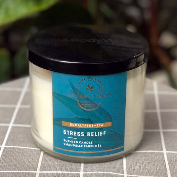 Nến thơm Bath And Body Works Eucalyptus Tea 3 bấc