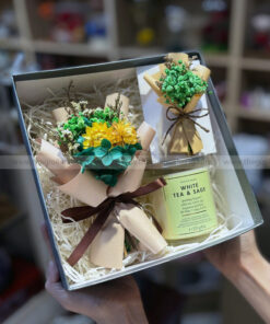 Combo nến thơm White Tea & Sage + Bó hoa khô mini