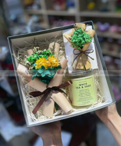 Combo nến thơm White Tea & Sage + Bó hoa khô mini