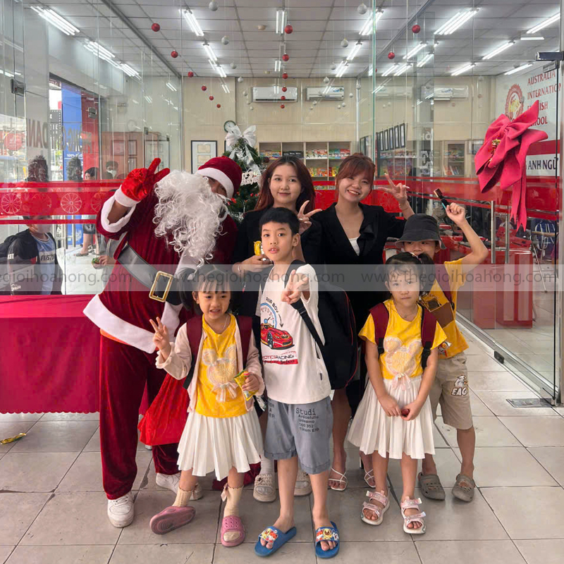 Khoảnh khắc vui nhộn cùng Ông Già Noel