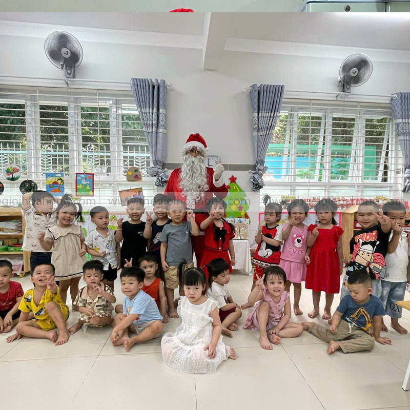 Khoảnh khắc vui nhộn cùng Ông Già Noel