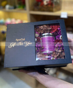 Hộp quà nến thơm Black Cherry Merlot trang trí hoa khô