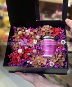 Hộp quà nến thơm Black Cherry Merlot trang trí hoa khô