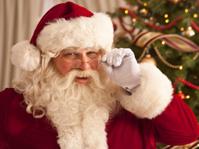Nguồn Gốc Ông Già Noel và Ý Nghĩa Thật Sự Của Mùa Lễ Hội