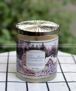 Nến thơm Bath And Body Works Snowflakes & Cashmere 1 bấc