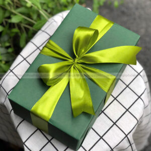 Mẫu gói quà phong cách tối giản