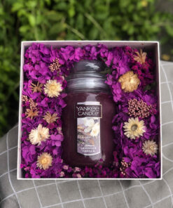 Hộp Quà Nến Thơm Yankee Candle Lavender Vanilla Size & Hoa Khô